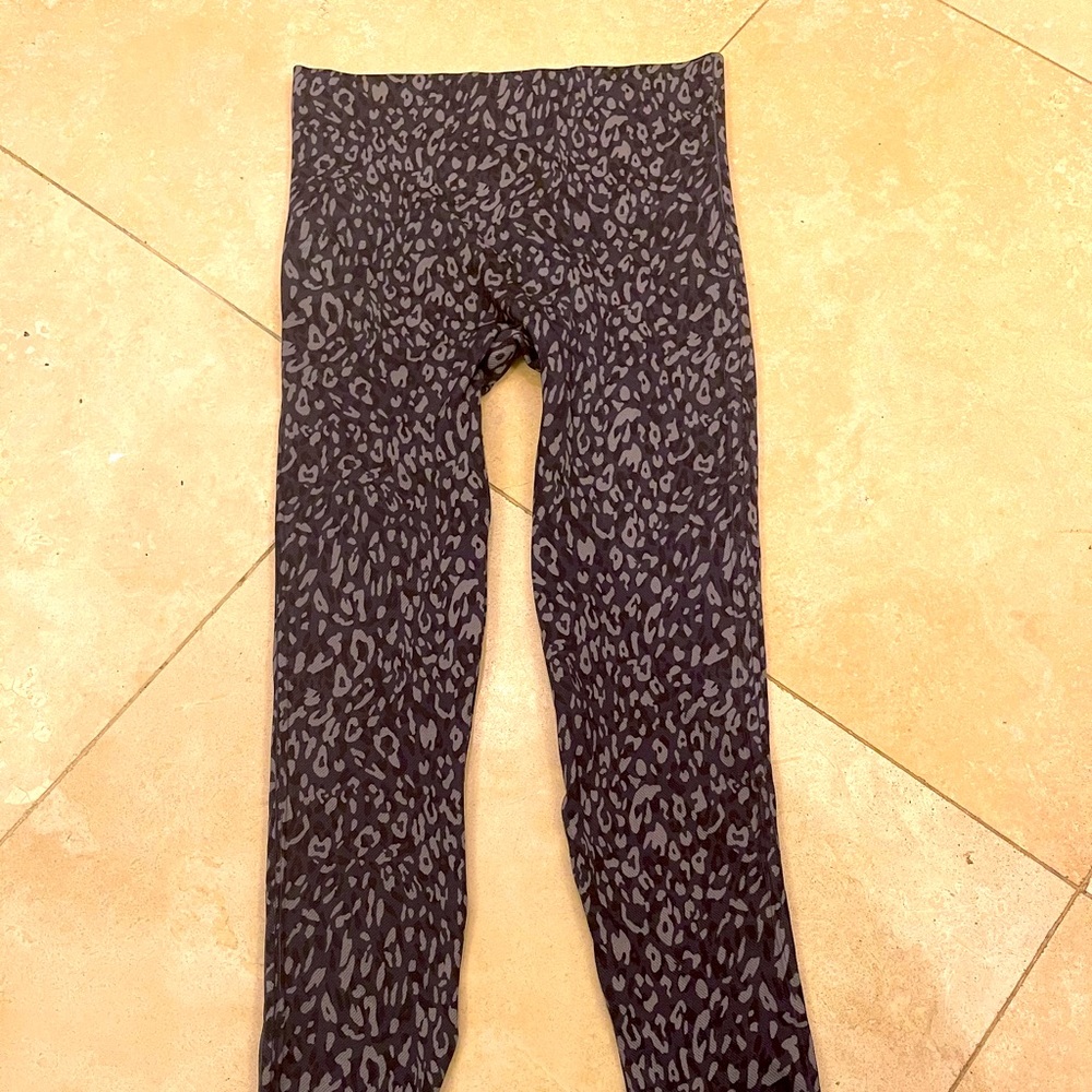 Spanx Look At Me Now Seamless Leggings